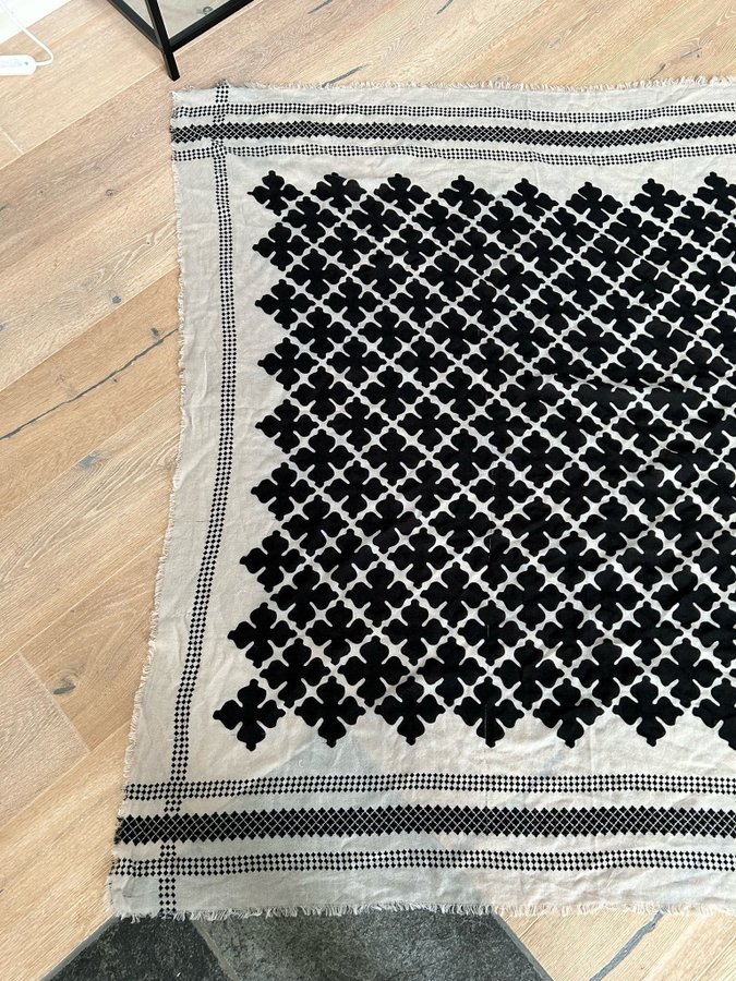 Fin sjal By Malene Birger svart/grå 150x150 cm