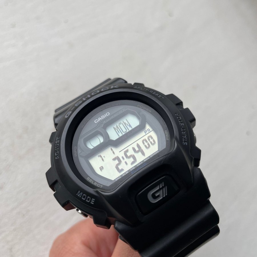 Casio G-SHOCK GB-6900B Digital Watch Bluetooth smartphone link function