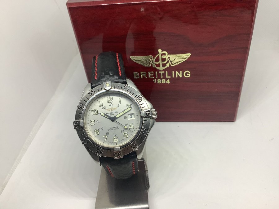 Breitling Colt A57035 i fint skick med mycket tillbehör 