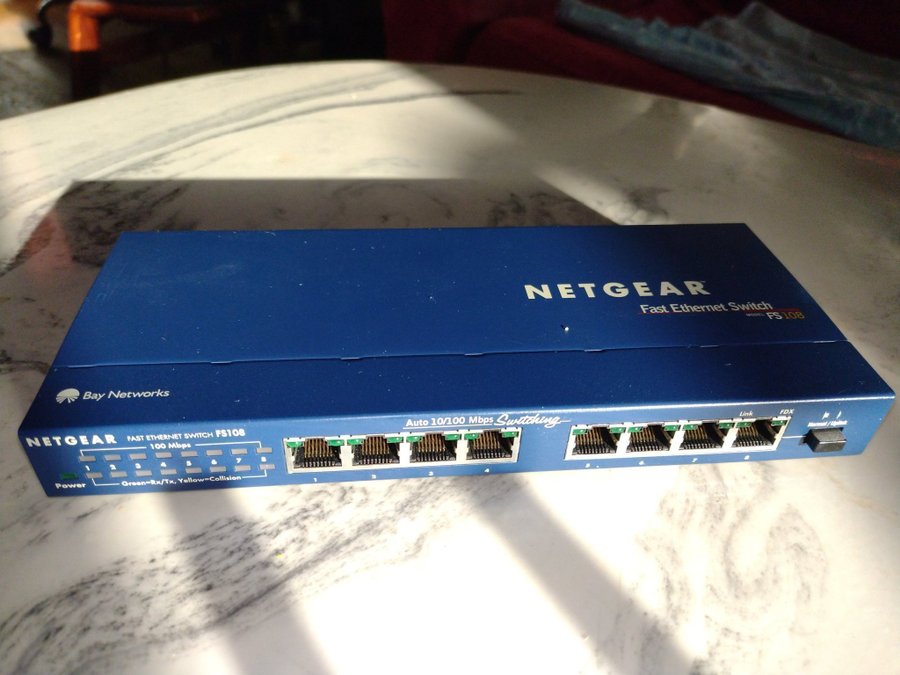 Netgear Fast Ethernet Switch FS-108