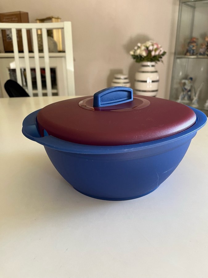 Tupperware skål med lock 18 lit