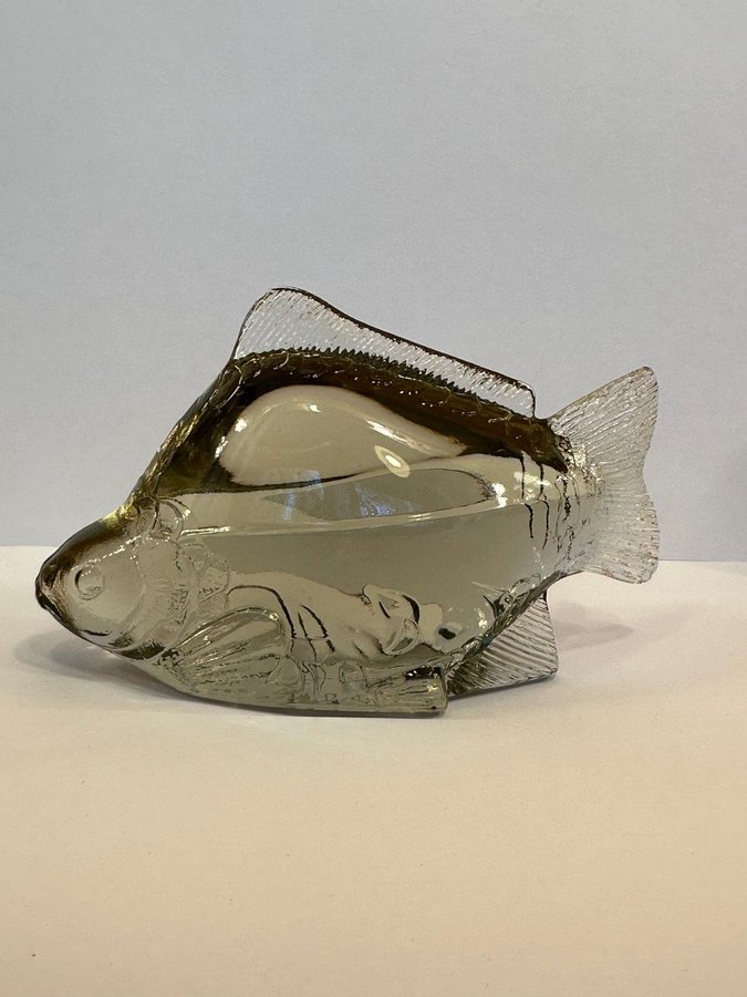 PAUL HOFF KARP  glas skulptur  Signerad Kosta Boda 80 tal