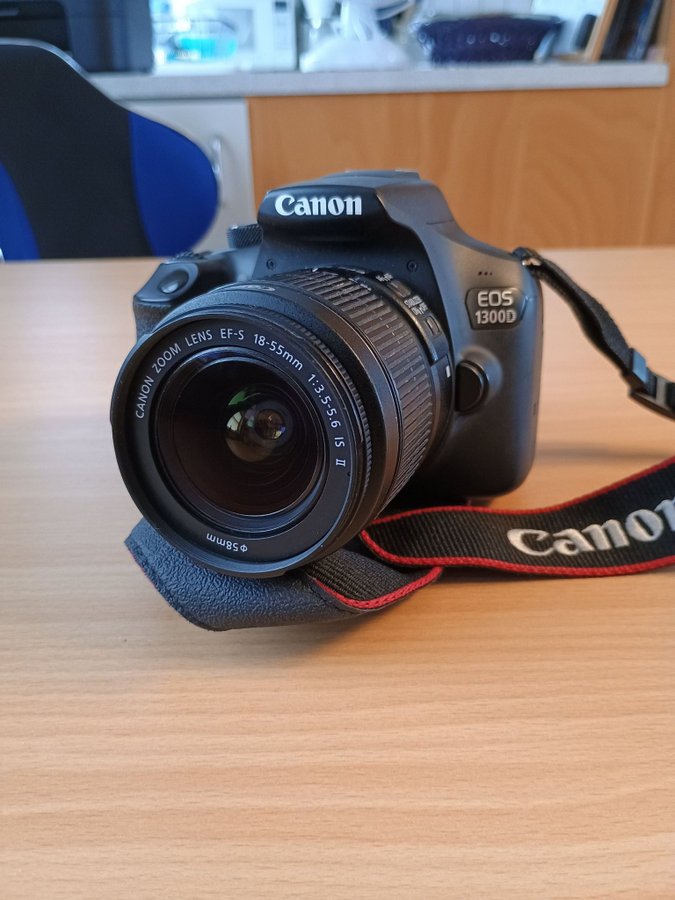 Canon EOS 1300D