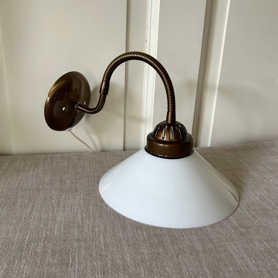 Skomakarlampa Vägglampa Sänglampa Opalinglas Lampa Ställbar Arm Retro Vintage