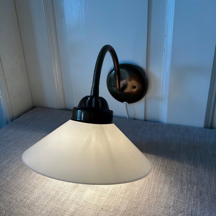 Skomakarlampa Vägglampa Sänglampa Opalinglas Lampa Ställbar Arm Retro Vintage