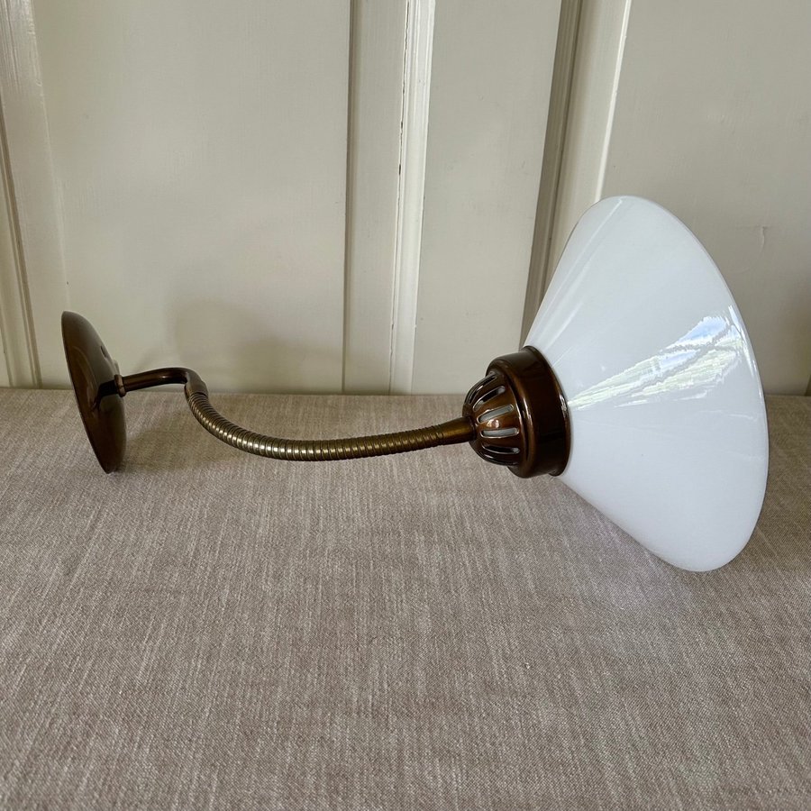 Skomakarlampa Vägglampa Sänglampa Opalinglas Lampa Ställbar Arm Retro Vintage