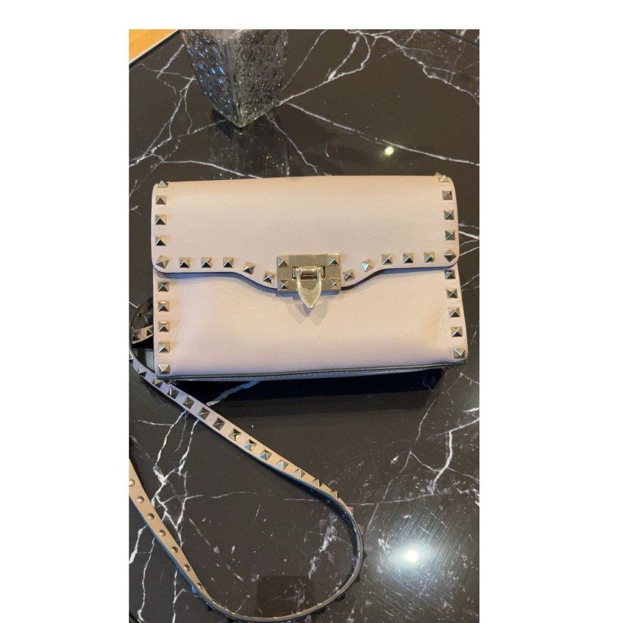 Valentino rockstud väska