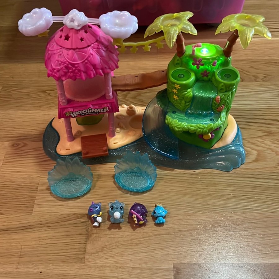 Hatchimals hus miniatyr med figurer ljus och ljud funktioner