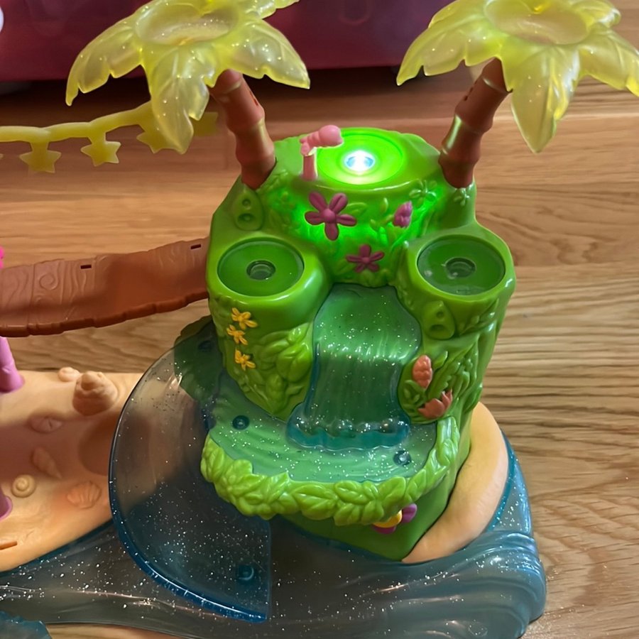 Hatchimals hus miniatyr med figurer ljus och ljud funktioner