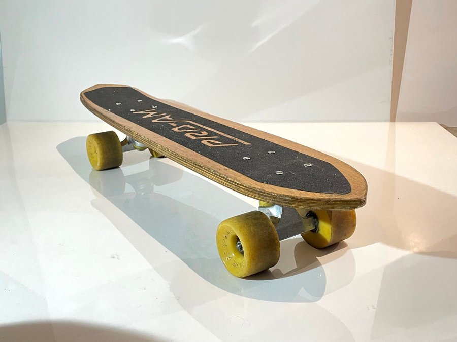PRO-AM Skateboard 70 tal Pure Gold - komplett med truckar + hjul Vintage RARE