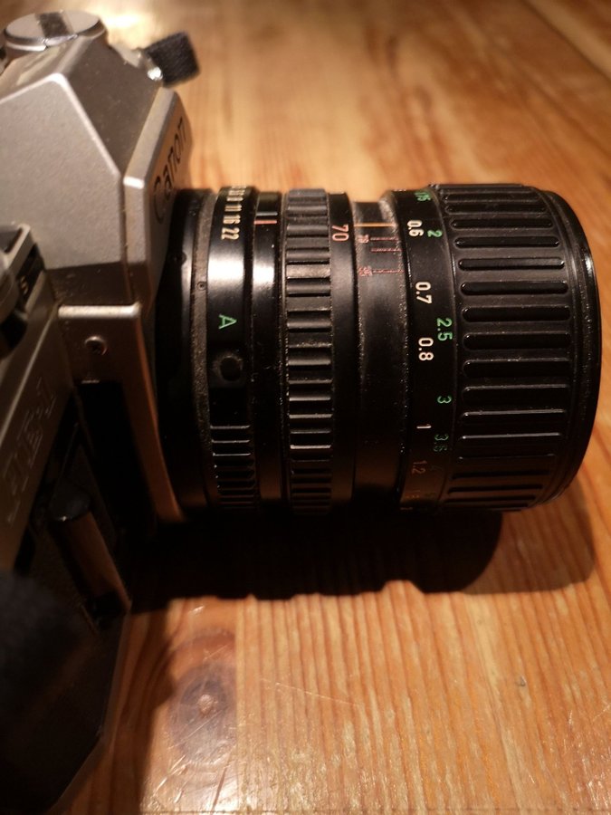 VINTAGE RETRO Canon AE-1 med 50mm objektiv
