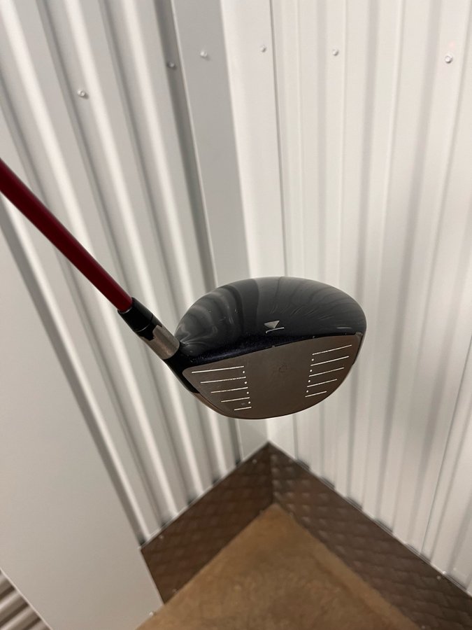 (VÄNSTER) TITLEIST 909 DCOMP DRIVER utrop 1KR