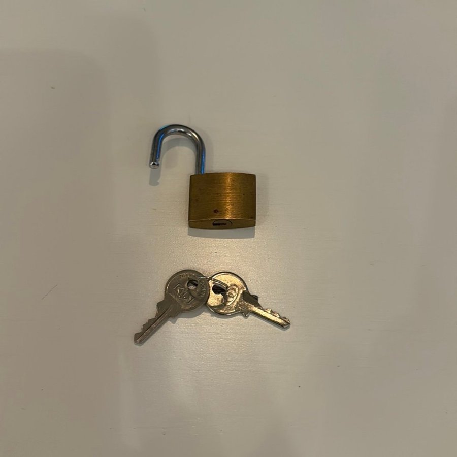 Litet hänglås i mässing - 25 mm Med 2 nycklar