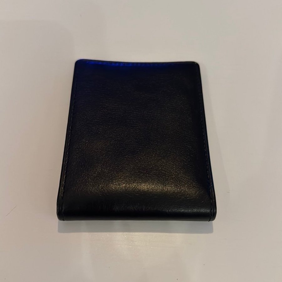 Mycket fin läderplånbok (svart) - med 8 stycken fack