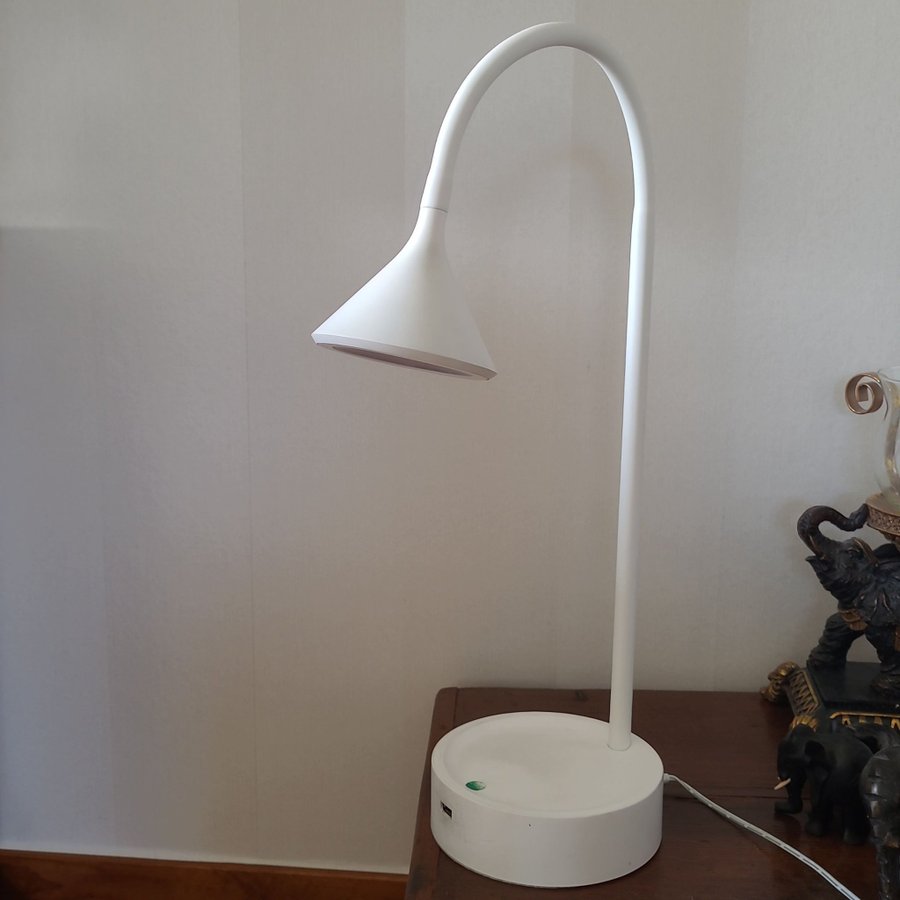 Superfin Touch LED-Lampa Vit Bordslampa i Gott Skick