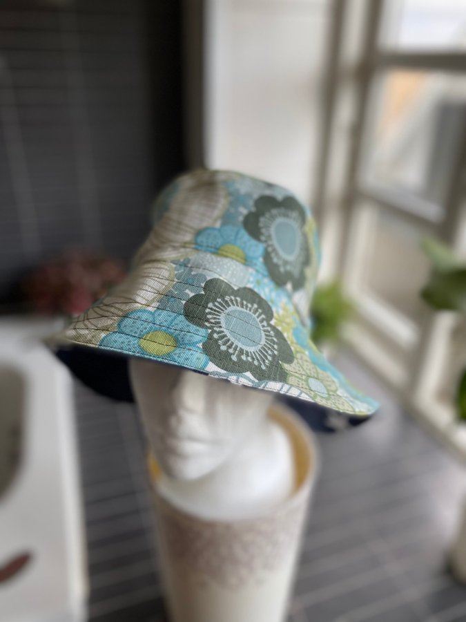 Sol och UV skydd hatt - ny oanvänd - storlek 55-56 UNIK