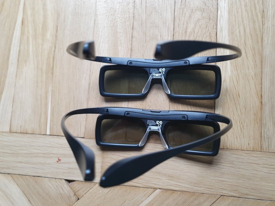Två par 3D-glasögon Samsung SSG-3050GB model BN96-20931A 3D Active Glasses