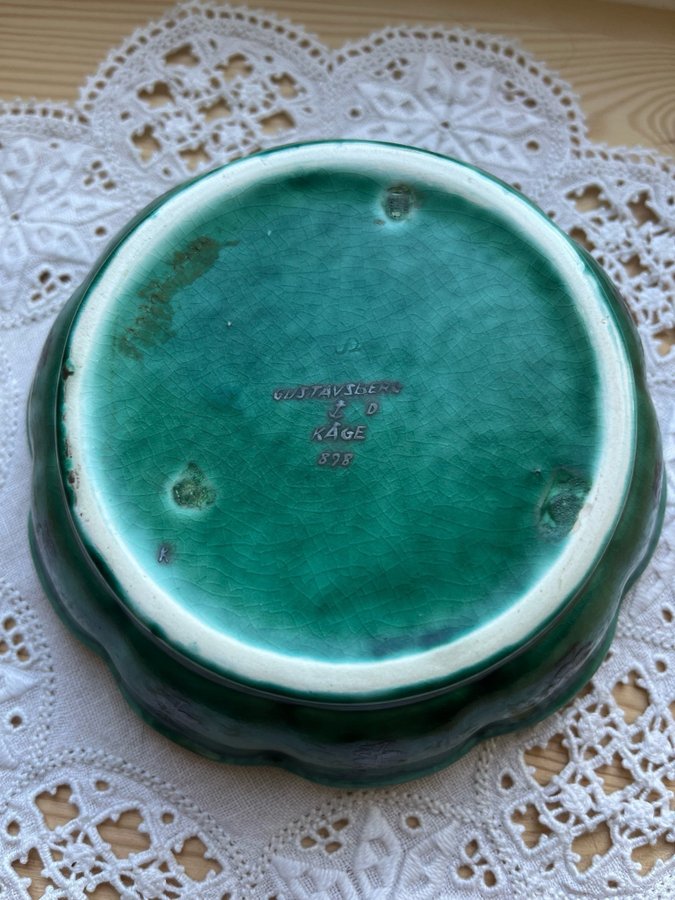 Wilhelm Kåge Gustavsberg grön skål med fint knopplock urna
