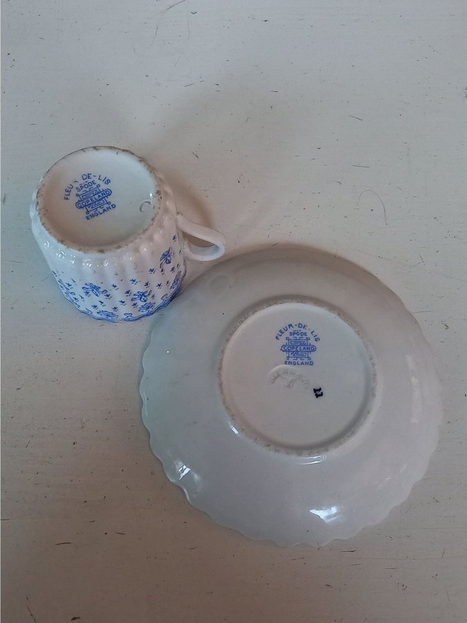 SPODE COPELAND 1 espressokopp med fat Fleur-de-Lis liten kopp