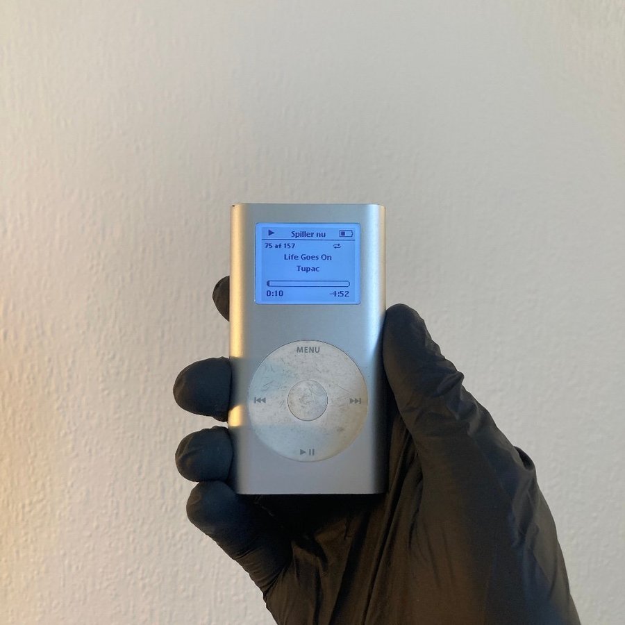 Apple iPod Mini 2nd Generation (4GB Silver)