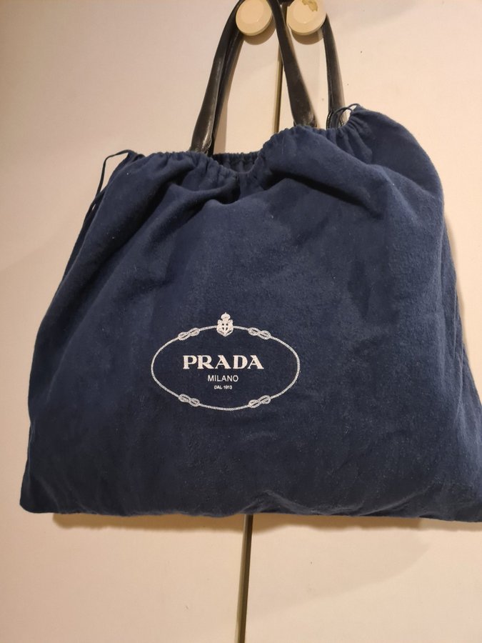 PRADA WEEKEND VÄSKA