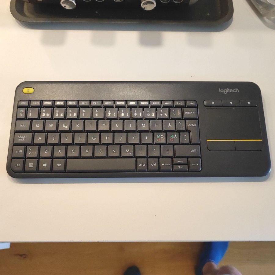 Logitech k400+ tangentbord