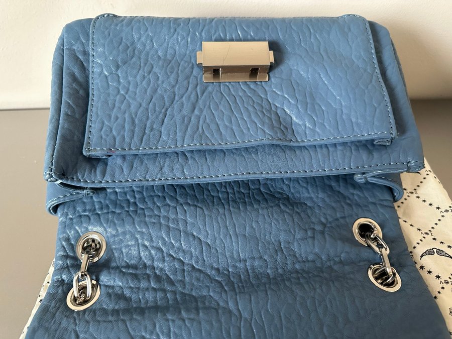 ZADIG  VOLTAIRE handväska ZIGGY XL i blått läder - MKT BRA SKICK!