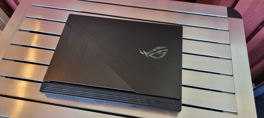 Asus ROG STRIX Hero III 144 Hz 173" gaminglaptop med RTX 2060-grafik