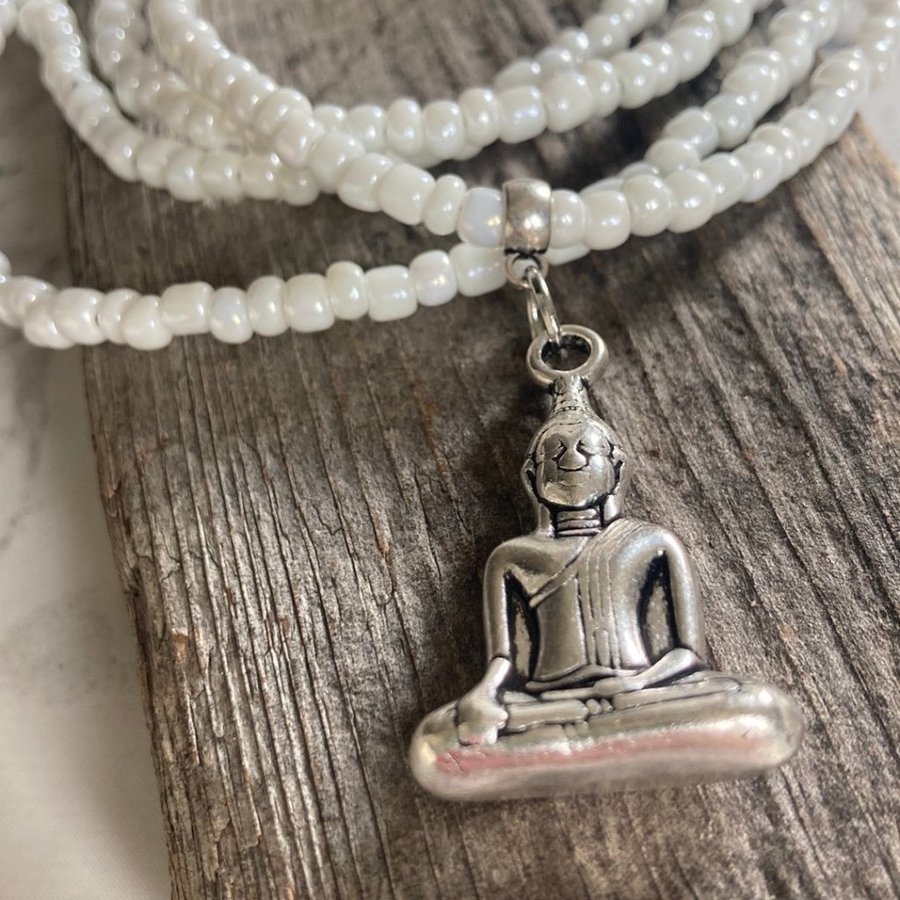 NYTT halsband med Buddha från BeYouNica