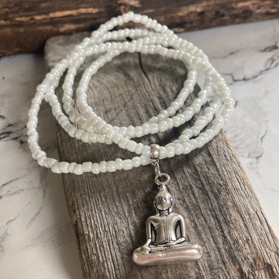 NYTT halsband med Buddha från BeYouNica