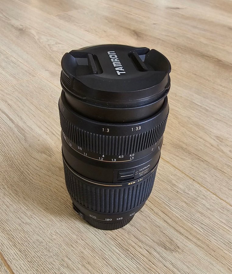 Systemkamera Nikon D5300 med tillbehör