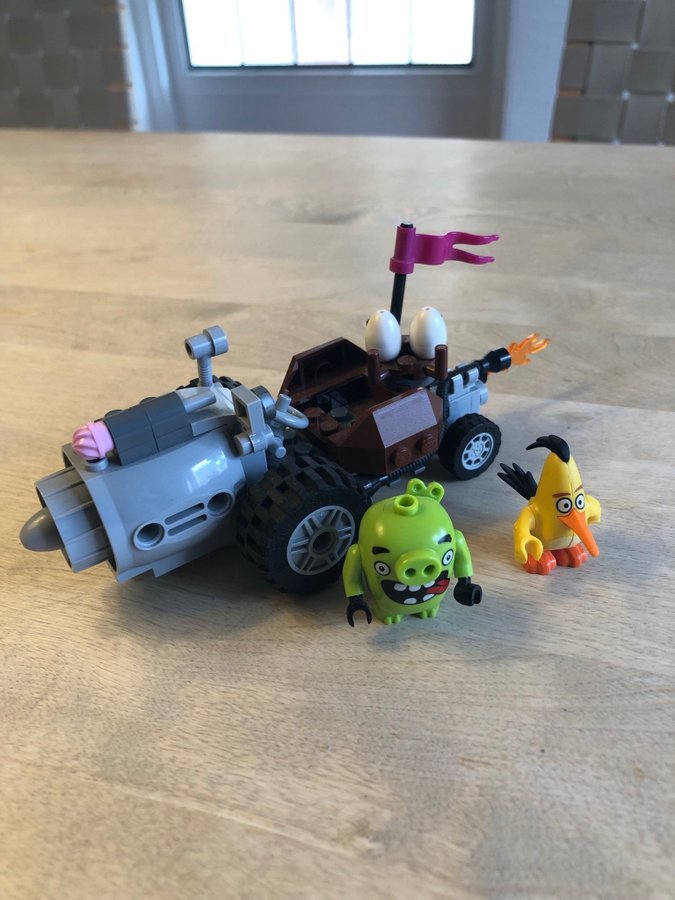 LEGO Angry Birds Piggy Car Escape