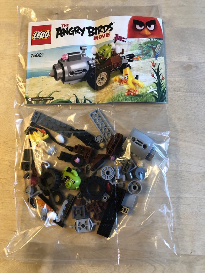 LEGO Angry Birds Piggy Car Escape