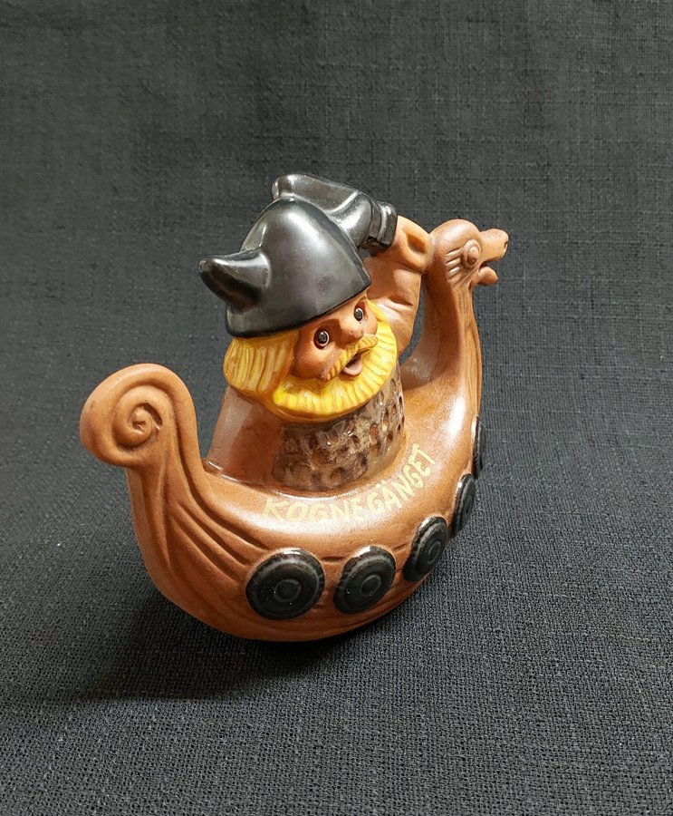 Rolf Berg figurin keramik Viking med Skepp Torshälla Sweden