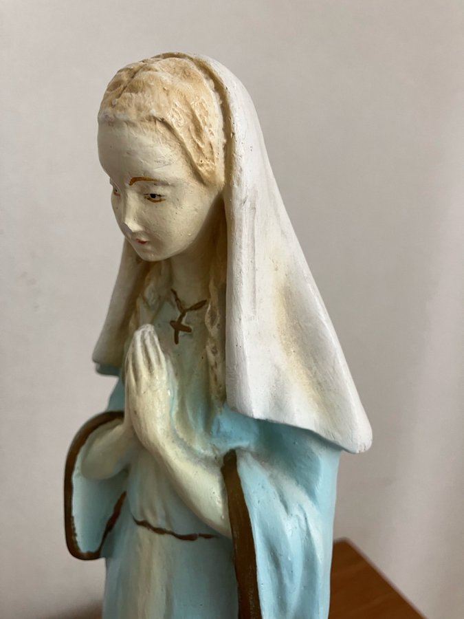 Madonna Äldre gipsfigur