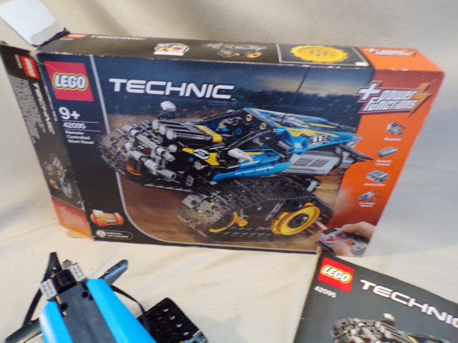 Lego Technic 42095 Remote-Controlled Stunt Racer med kartong