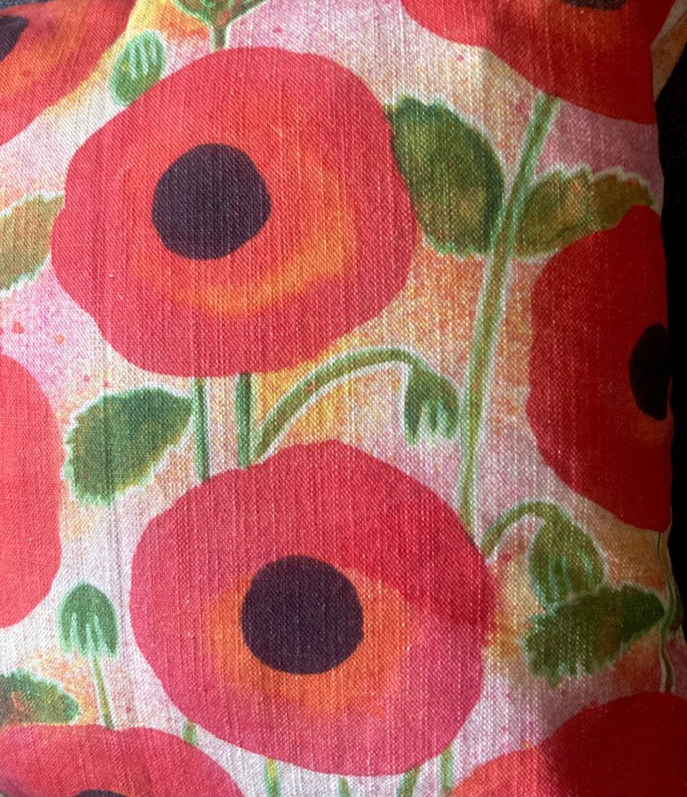 Nedsatt pris: Kuddfodral ”Poppy" -Design av Katarina Segerpalm