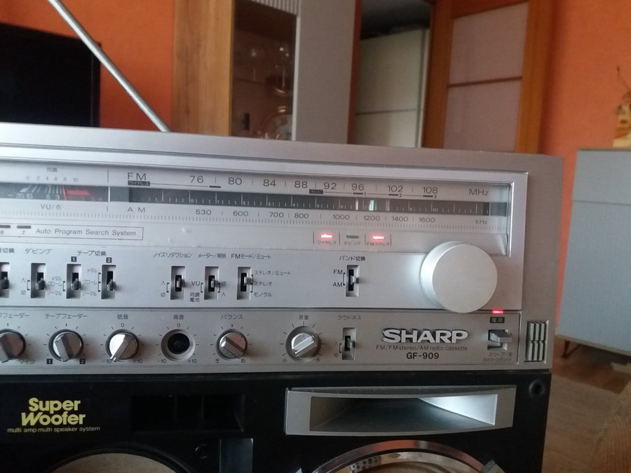 SHARP GF 909 FM/FM stereo /AM radio cassette