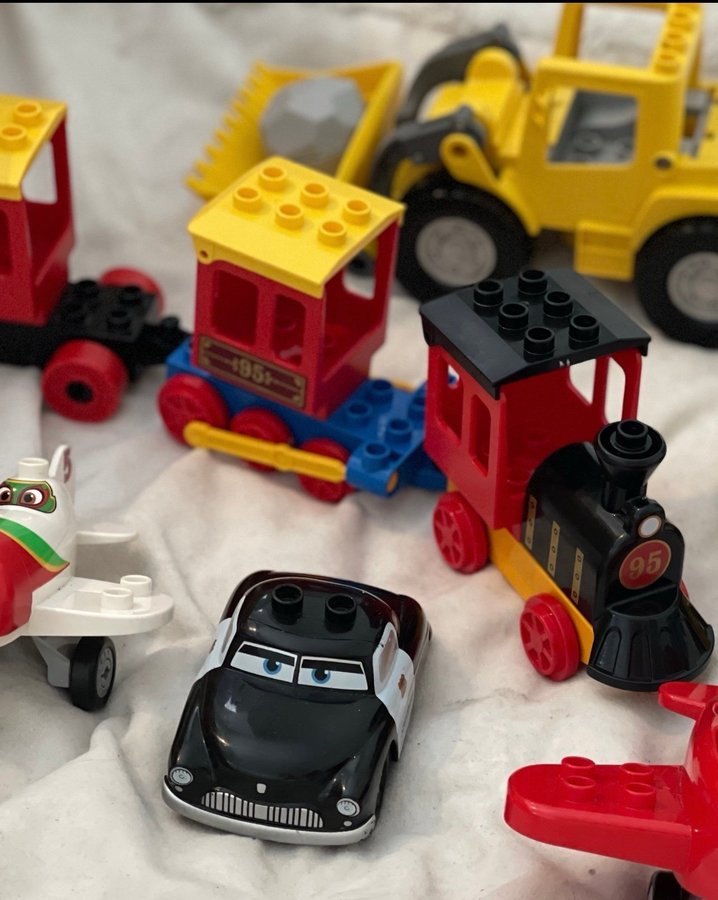 Lego Duplo fordon traktor tåg grävmaskin flygplan Disney bil