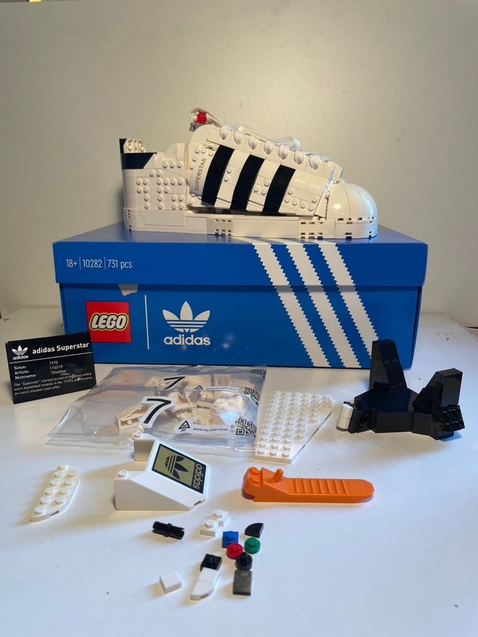 #71 Adidas Superstar Lego 10282