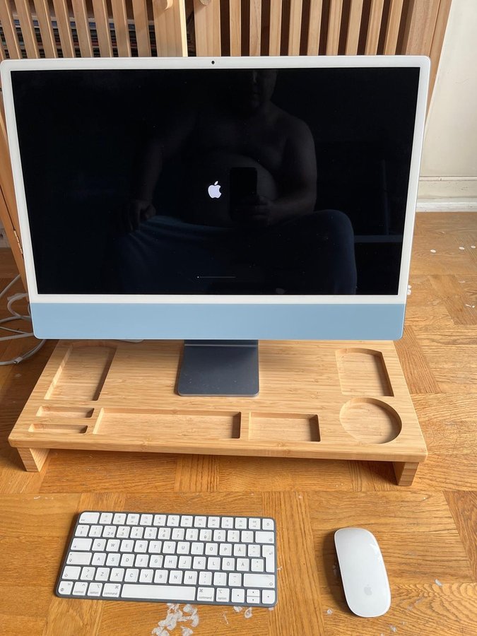 M1 iMac 2021 24 inch 8GB RAM 256GB SSD