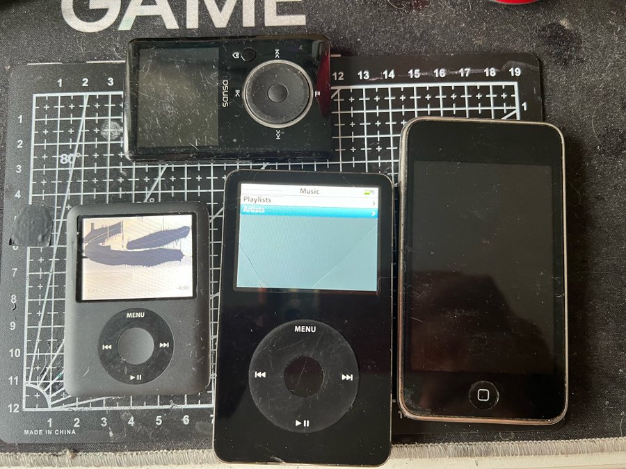 iPod Classic  Ipod nano  iPod Touch Sandisk Sansa