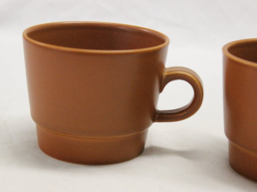 2 Terracotta Mugg Muggar Höganäs Paus A-C Wiktorsson Nr2