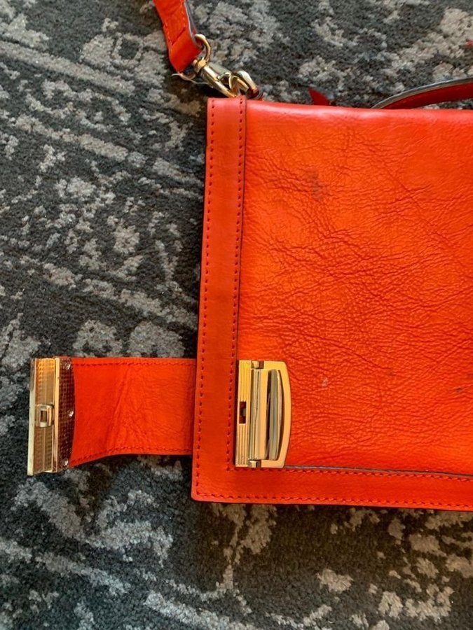 Shanghai - Handgjord läderväska // Handmade Leather Purse