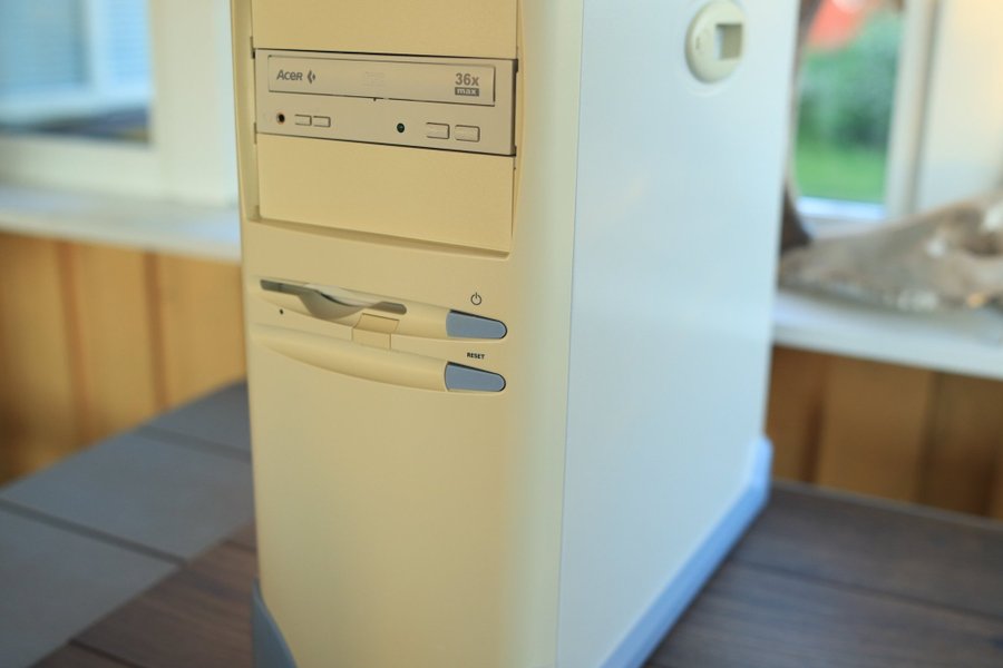 RETRO PC - WIN98 - PENTIUM II - VIPER V770 32mb - RESTAURERAD