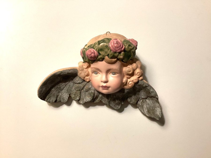 Söt liten Ängel i keramik att hänga upp på väggen Väggdekoration 11x7 cm Änglar