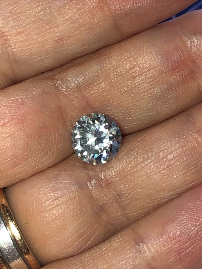 STOR ÄKTA MOISSANITE !!