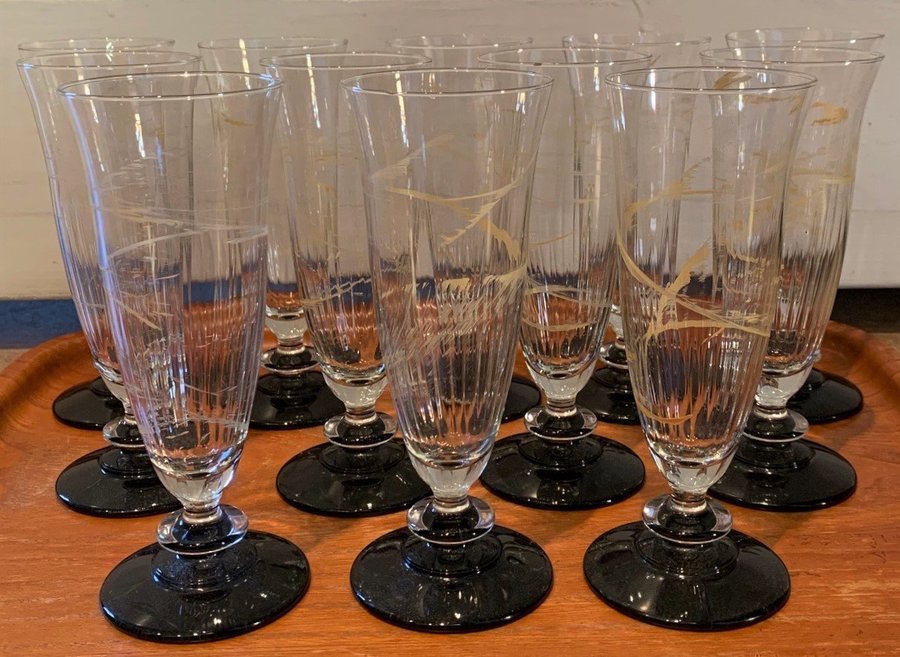 12 CHAMPAGNE GLAS ART DECO STIL