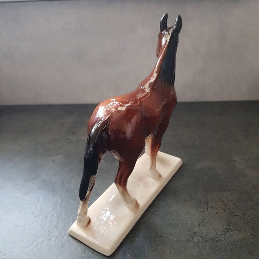 Häst figurinporslin Hertwig-KatzhütteTyskland H17 cmL17 cm