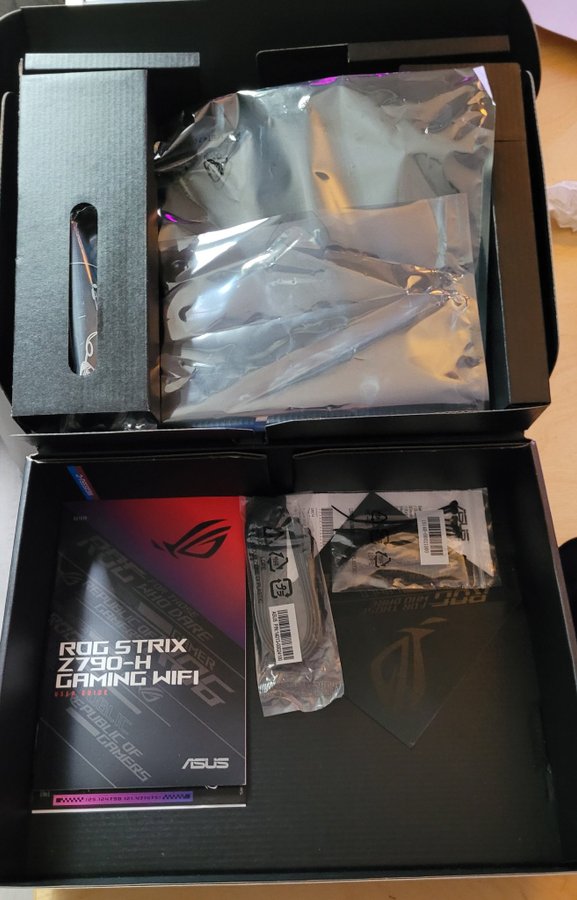 ASUS Strix Z790 H-Gaming wifi - till 121314gen intel socket lga1700